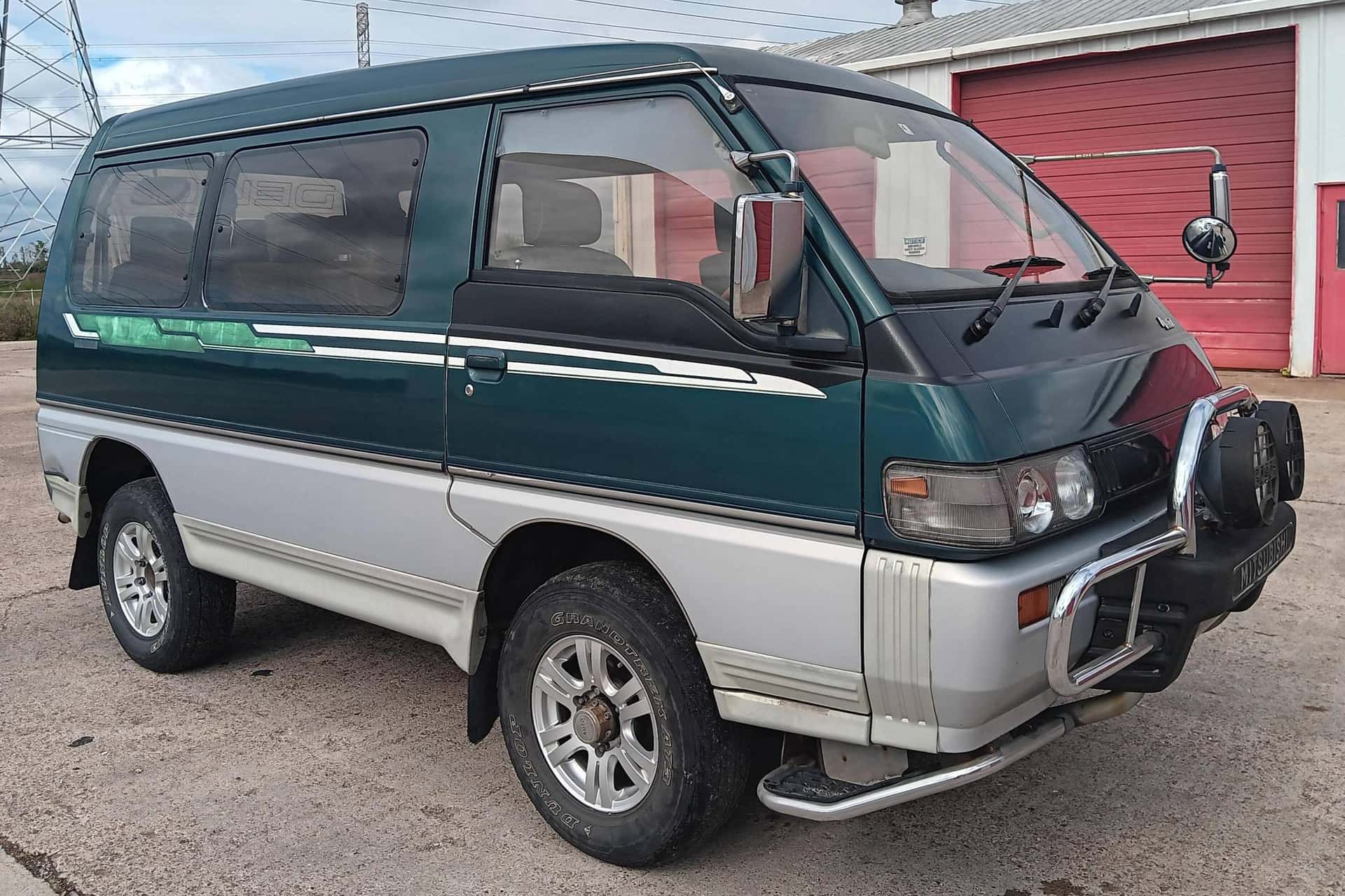1994 Mitsubishi Delica sold for $7,500
