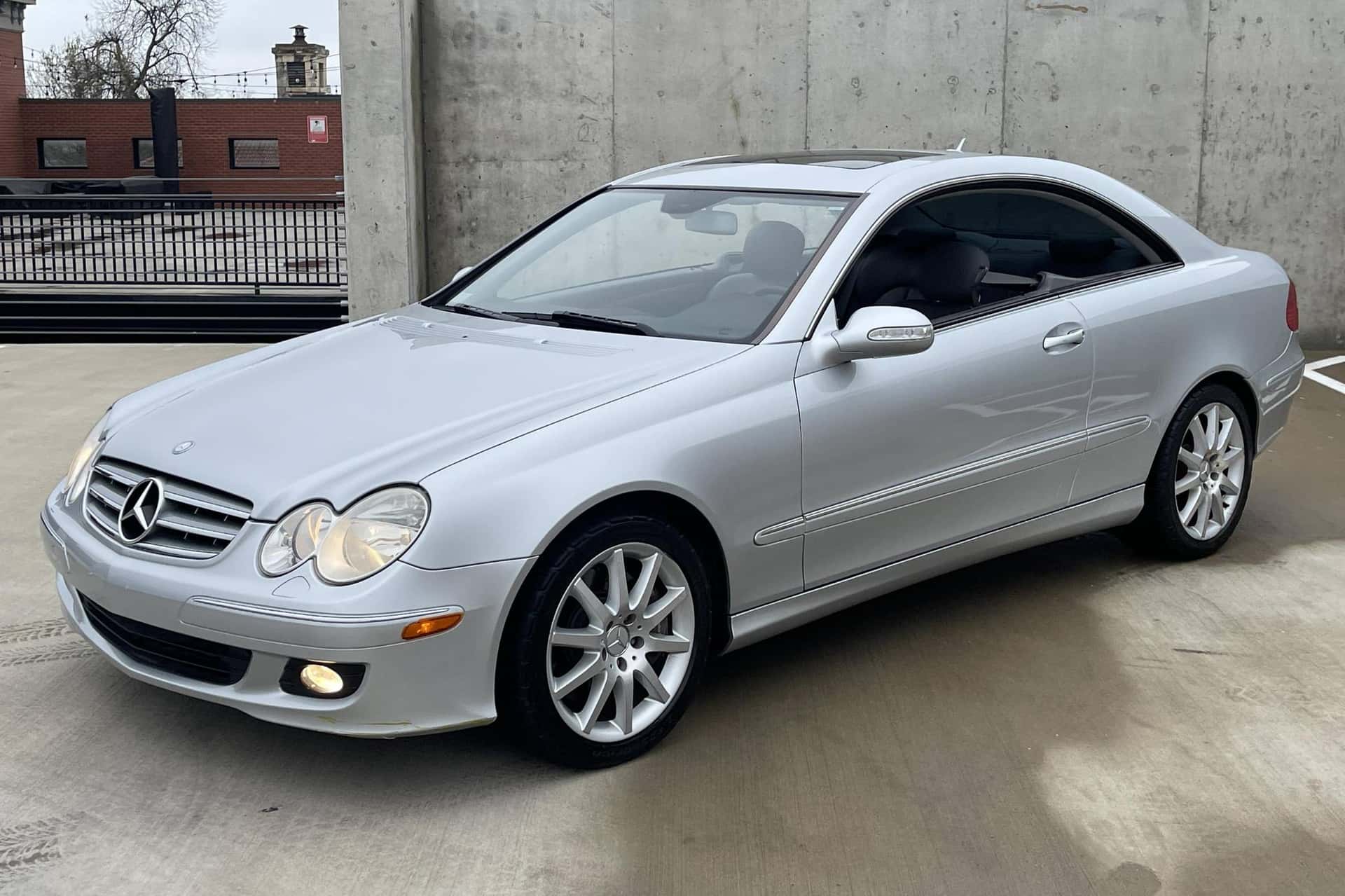 2007 Mercedes-Benz CLK-Class sold for $11,700