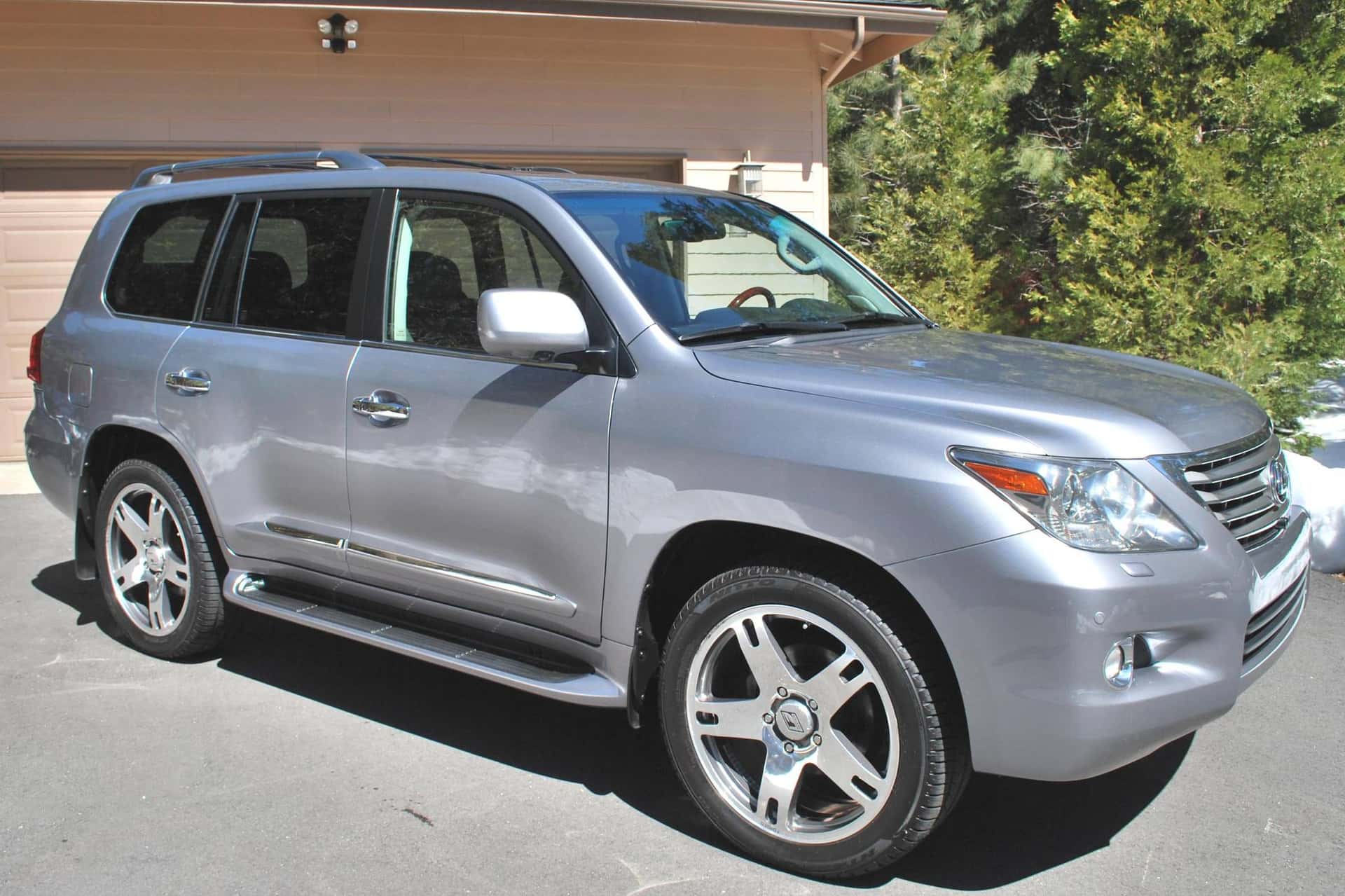 2009 Lexus LX sold for $30,000