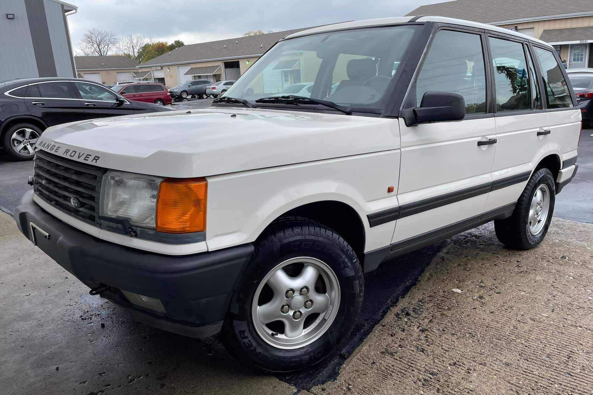 1996 Land Rover Range Rover sold for $5,800