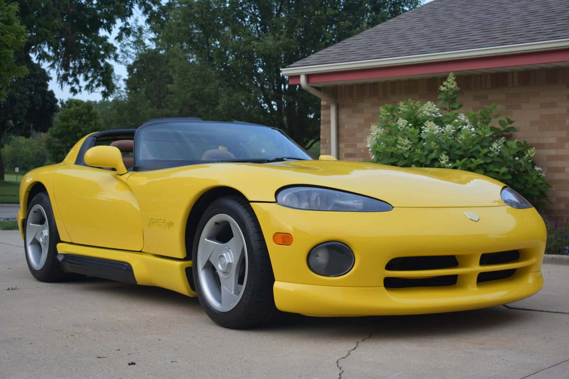 1995 Dodge Viper sold for $35,750