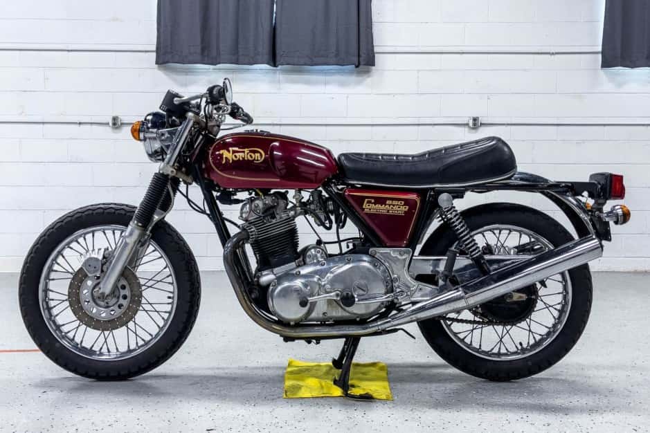 1975 Norton Commando sold for $12,550