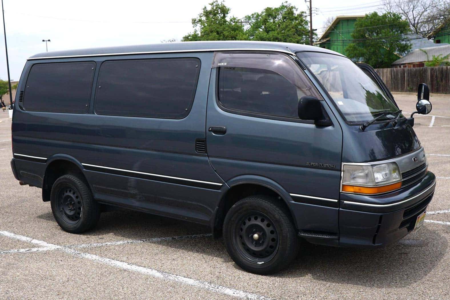 1991 Toyota HiAce sold for $5,700