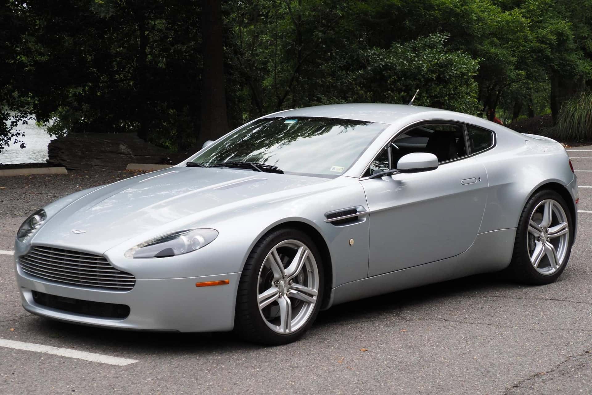 2007 Aston Martin Vantage sold for $39,000