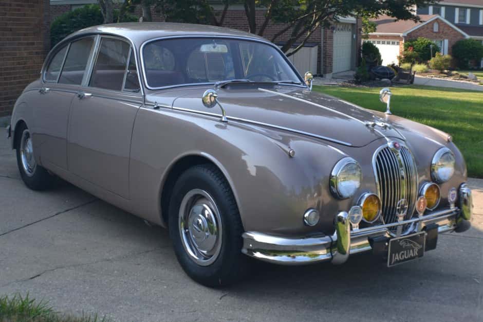 1966 Jaguar Mk II sold for $20,001
