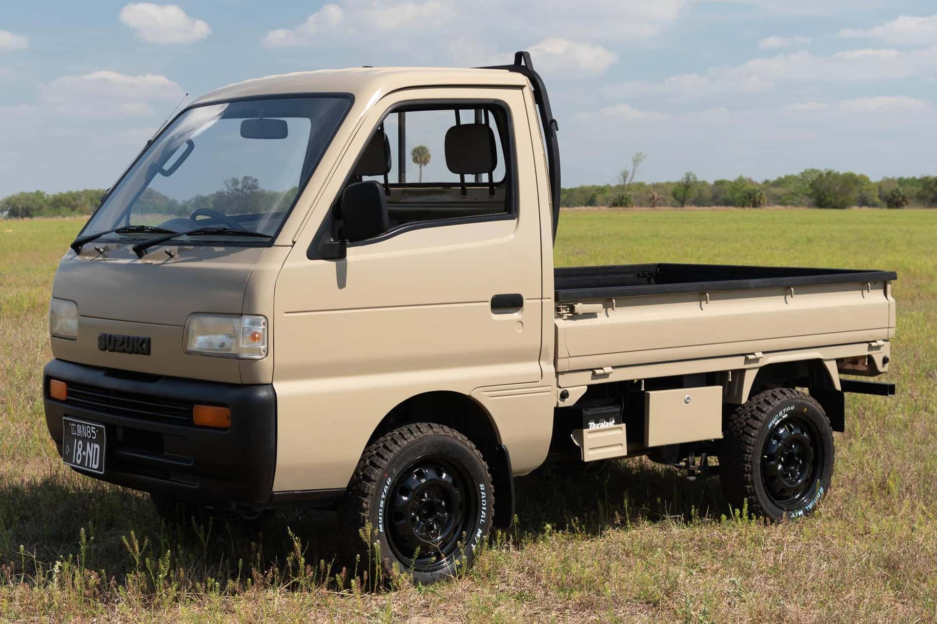 1995 Suzuki Carry Truck sold for $8,100