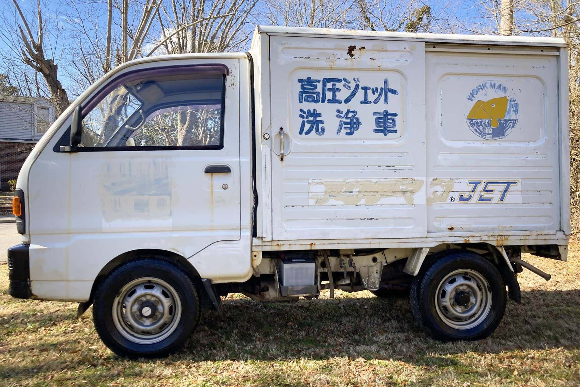 1994 Mitsubishi Minicab sold for $3,750