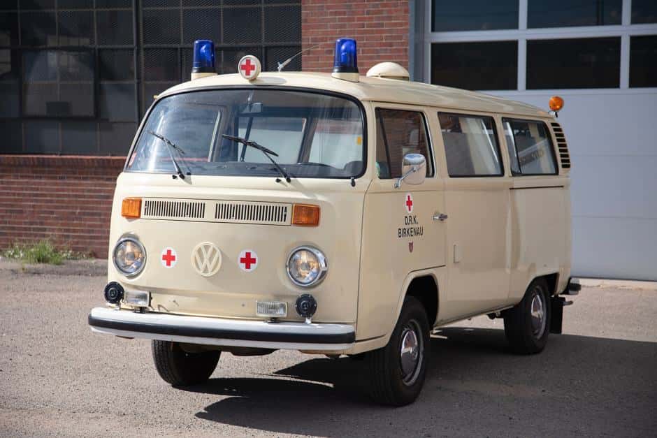 1977 Volkswagen Bay-Window Bus sold for $16,250