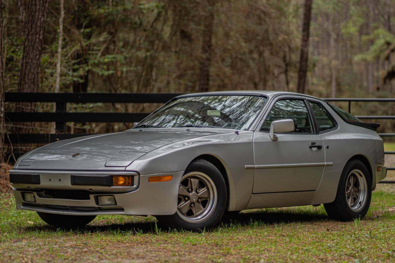 1984 Porsche 944 sold for $10,500