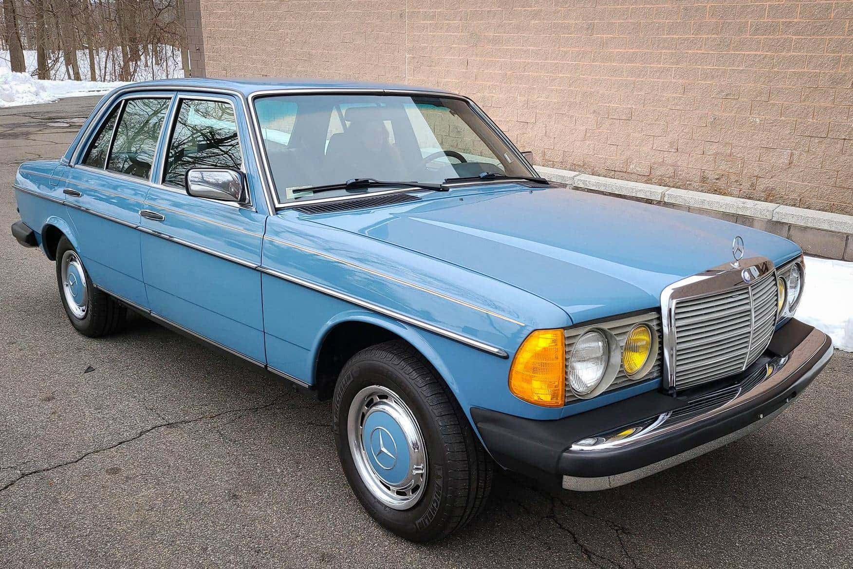 1981 Mercedes-Benz E-Class sold for $14,940