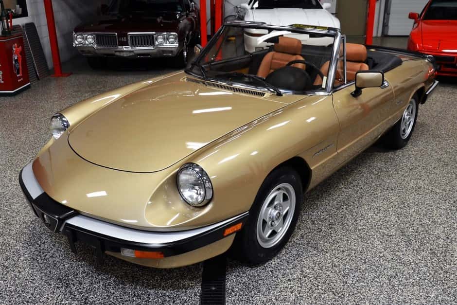 1986 Alfa Romeo 105/115 Spider Series 3 sold for $33,500