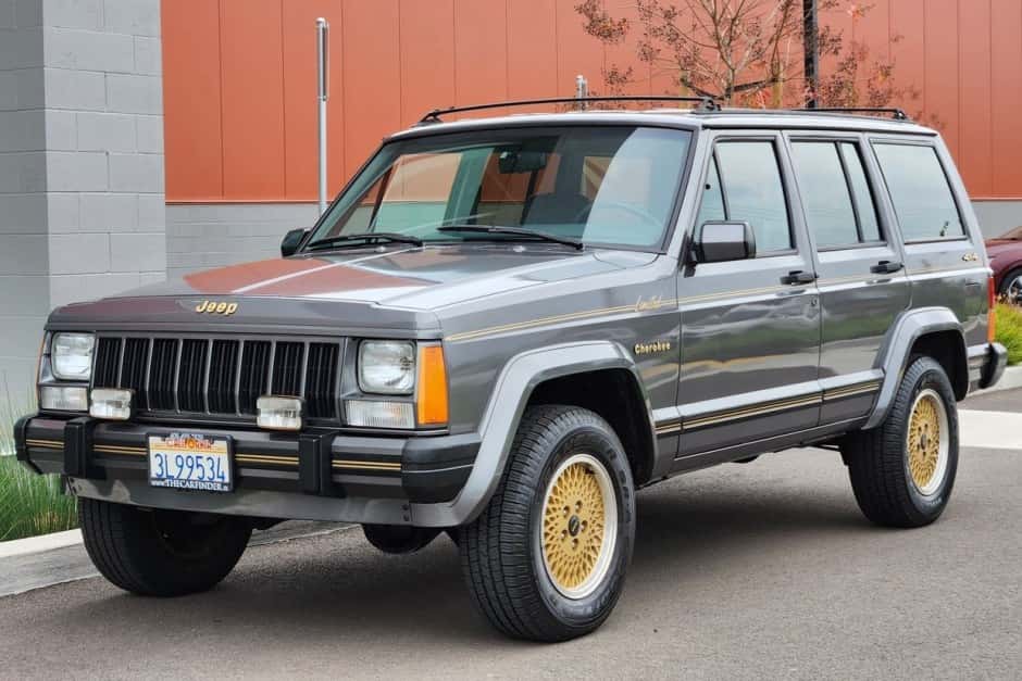 1988 Jeep XJ Cherokee sold for $30,500