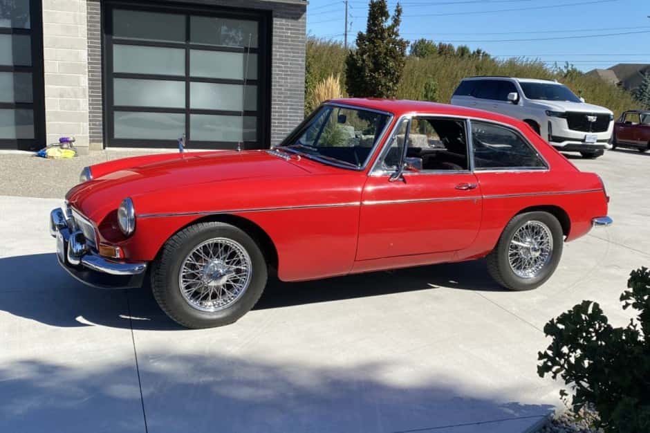1968 MG MGB sold for $10,350