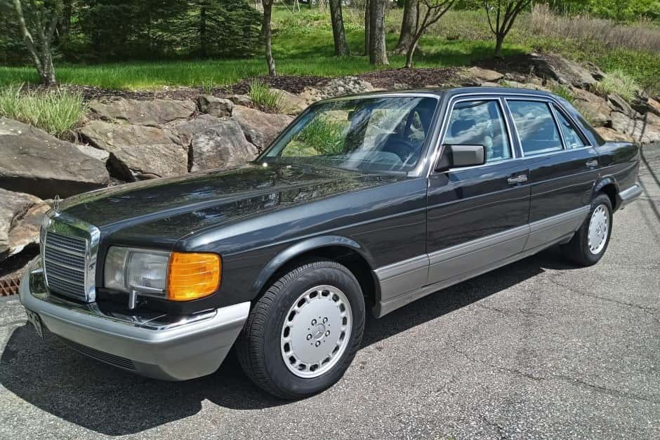1986 Mercedes-Benz W126 S-Class sold for $30,000