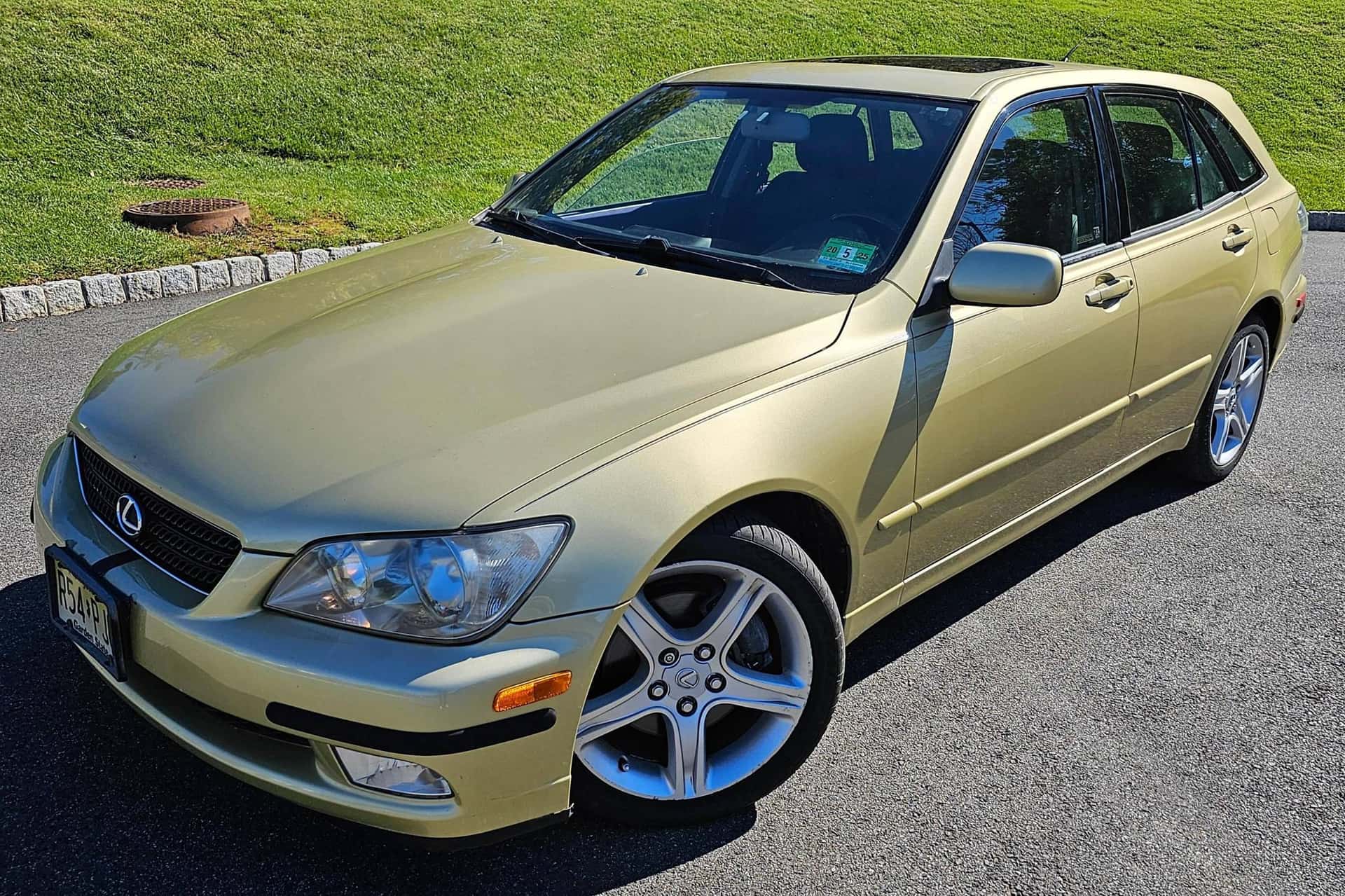 2002 Lexus IS sold for $13,500