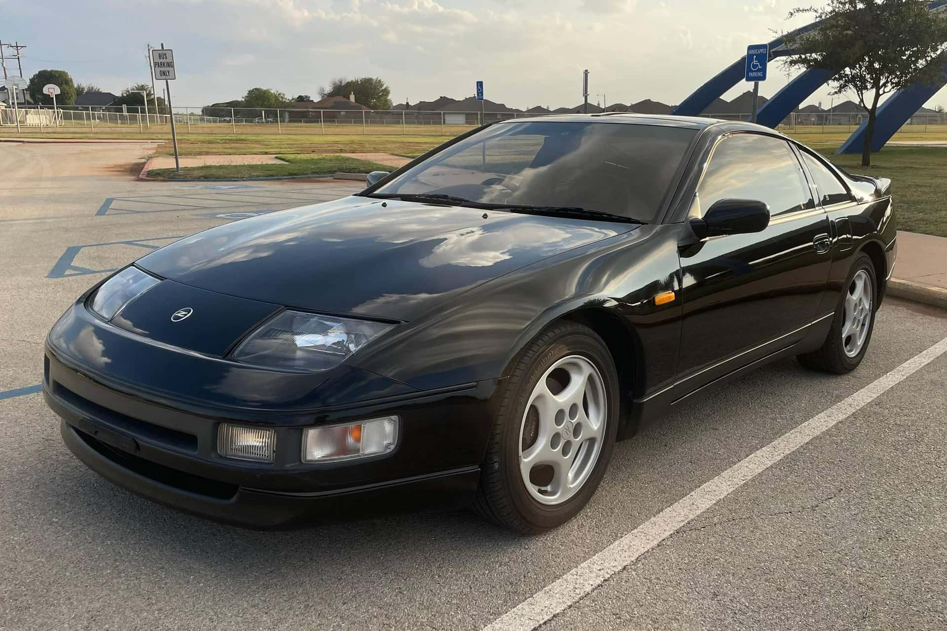 1990 Nissan 300ZX sold for $11,100