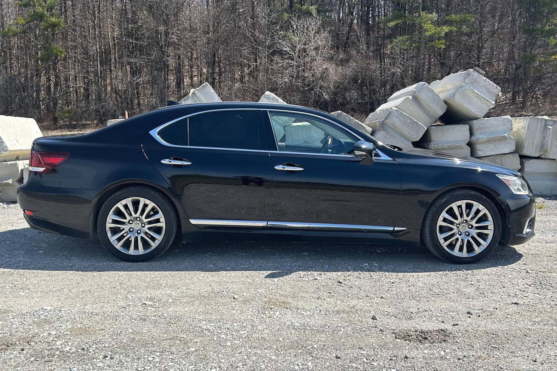 2015 Lexus LS sold for $15,000