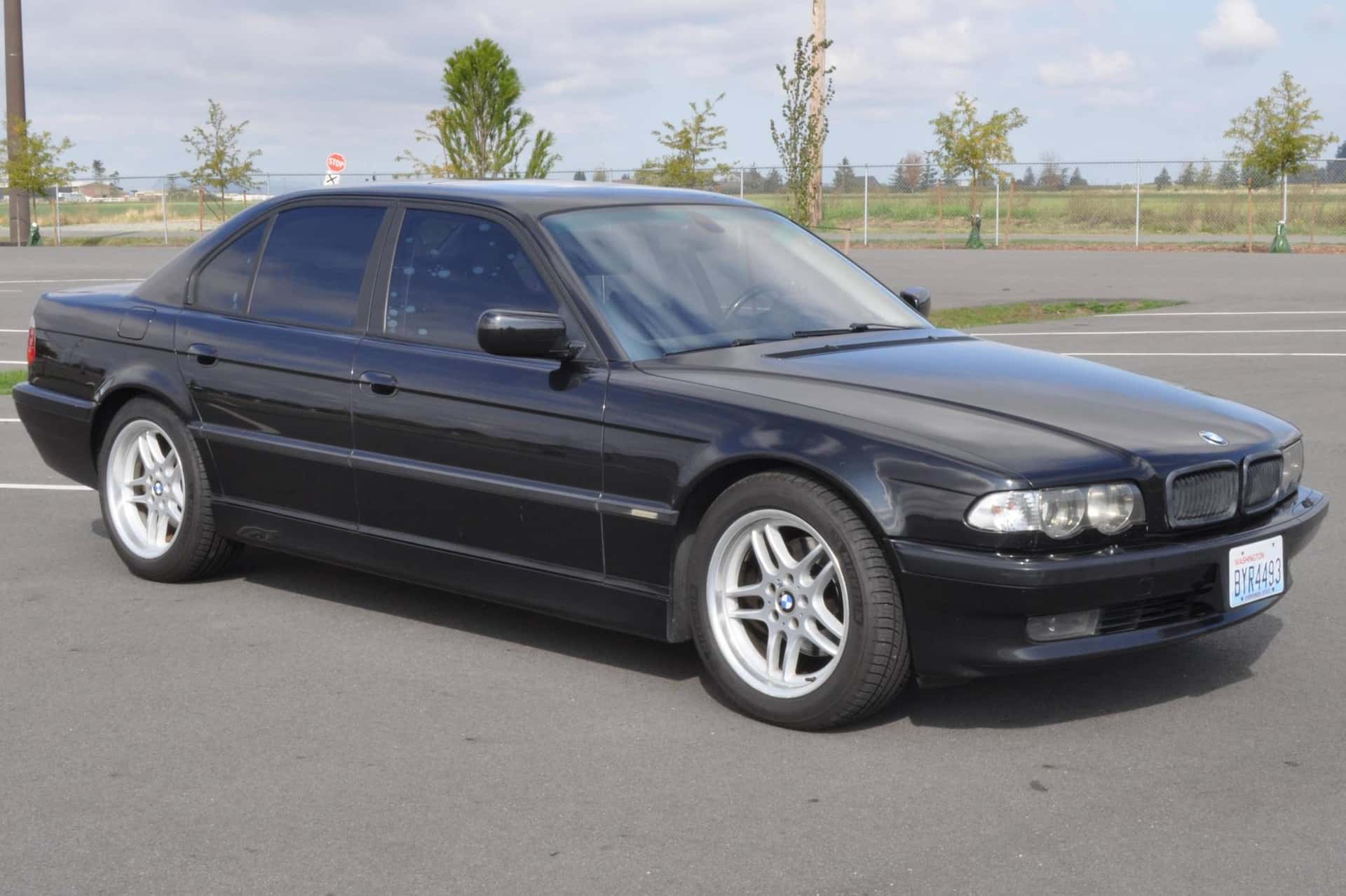 2001 BMW 7 Series sold for $4,200