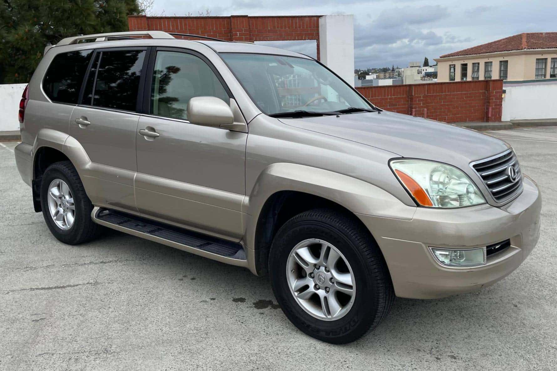 2004 Lexus GX sold for $13,750