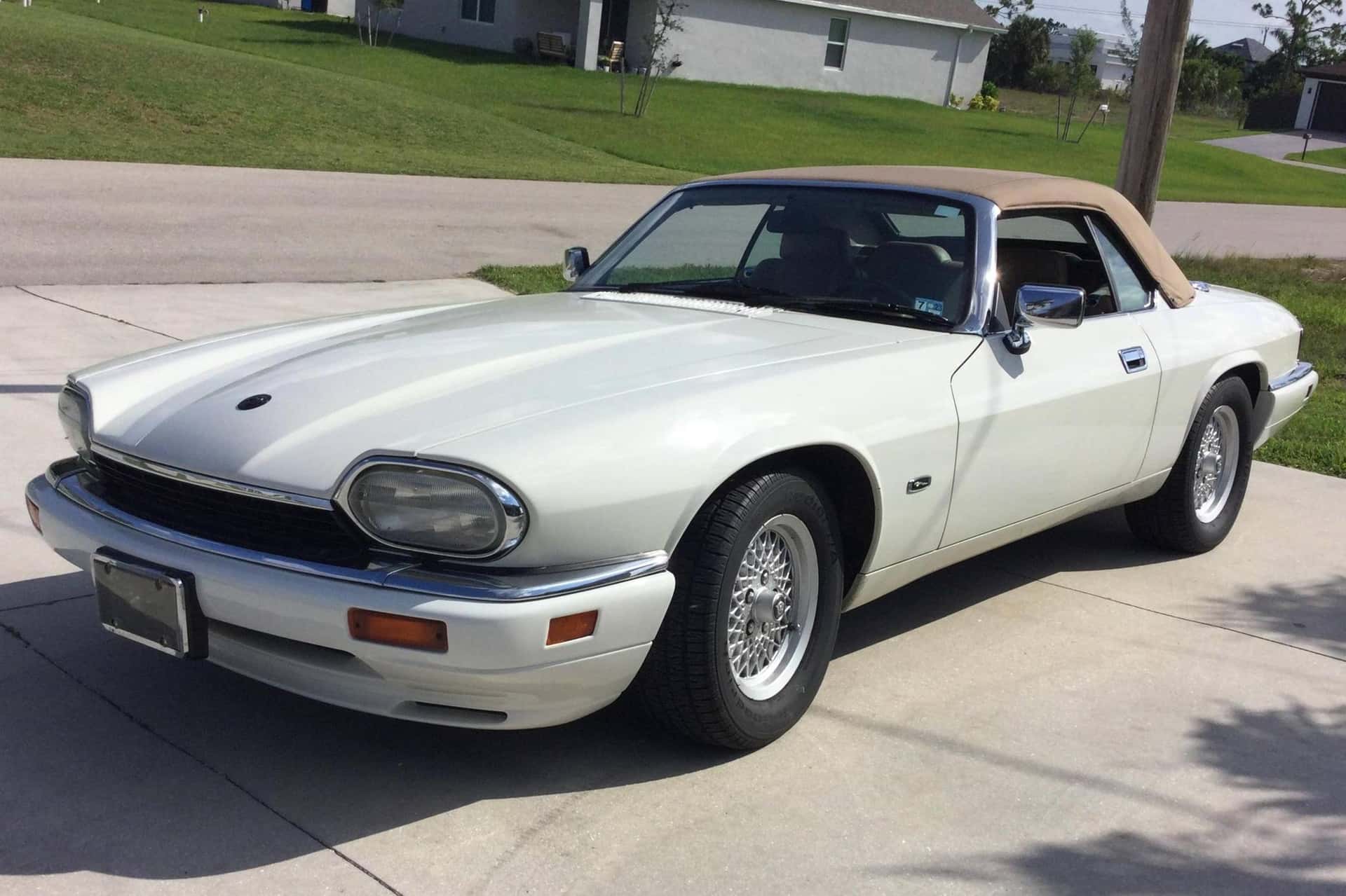 1994 Jaguar XJS sold for $7,700