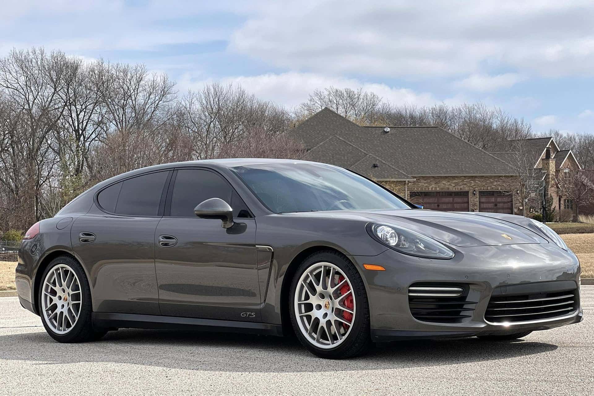 2015 Porsche Panamera sold for $30,250