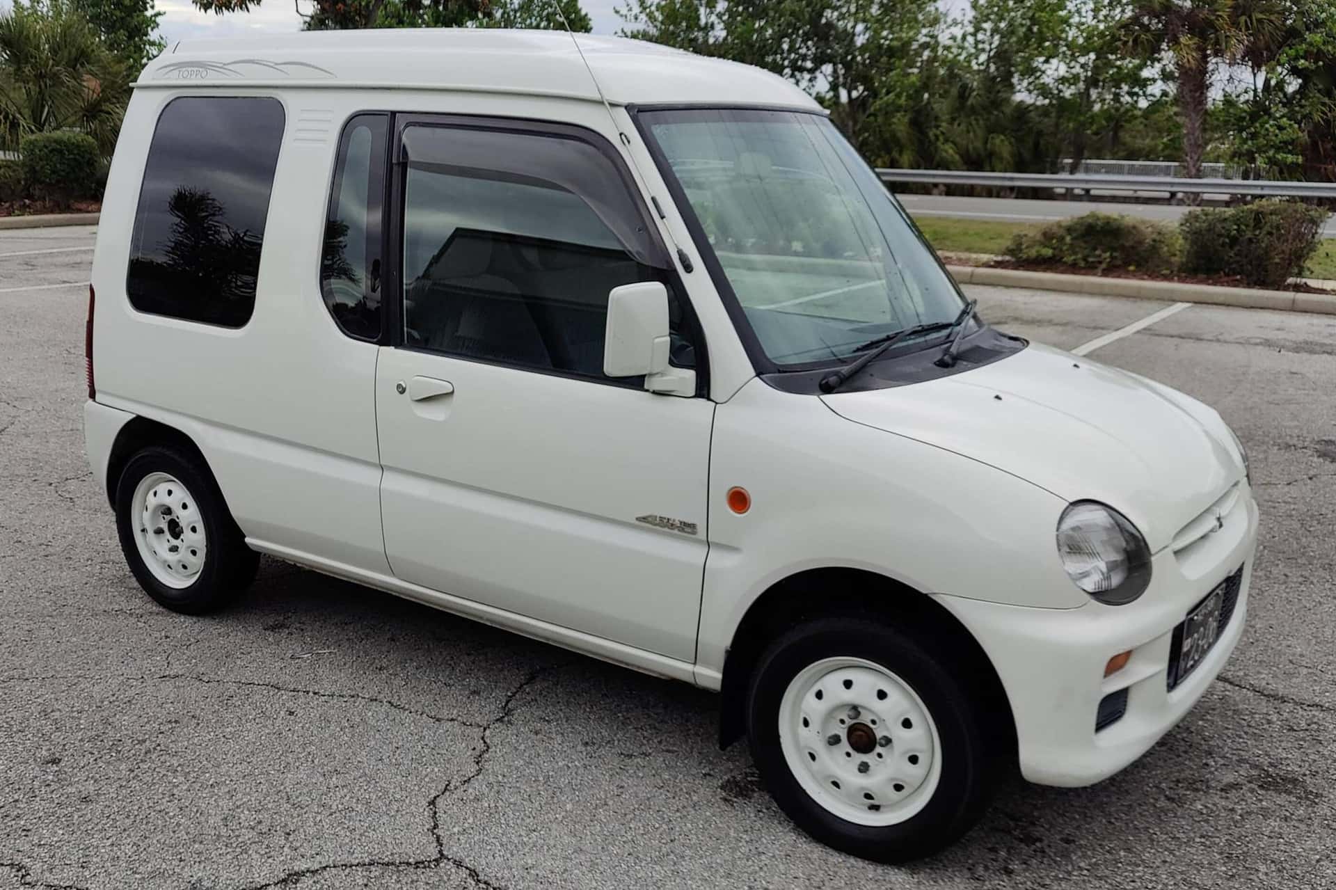 1996 Mitsubishi Minica sold for $7,069
