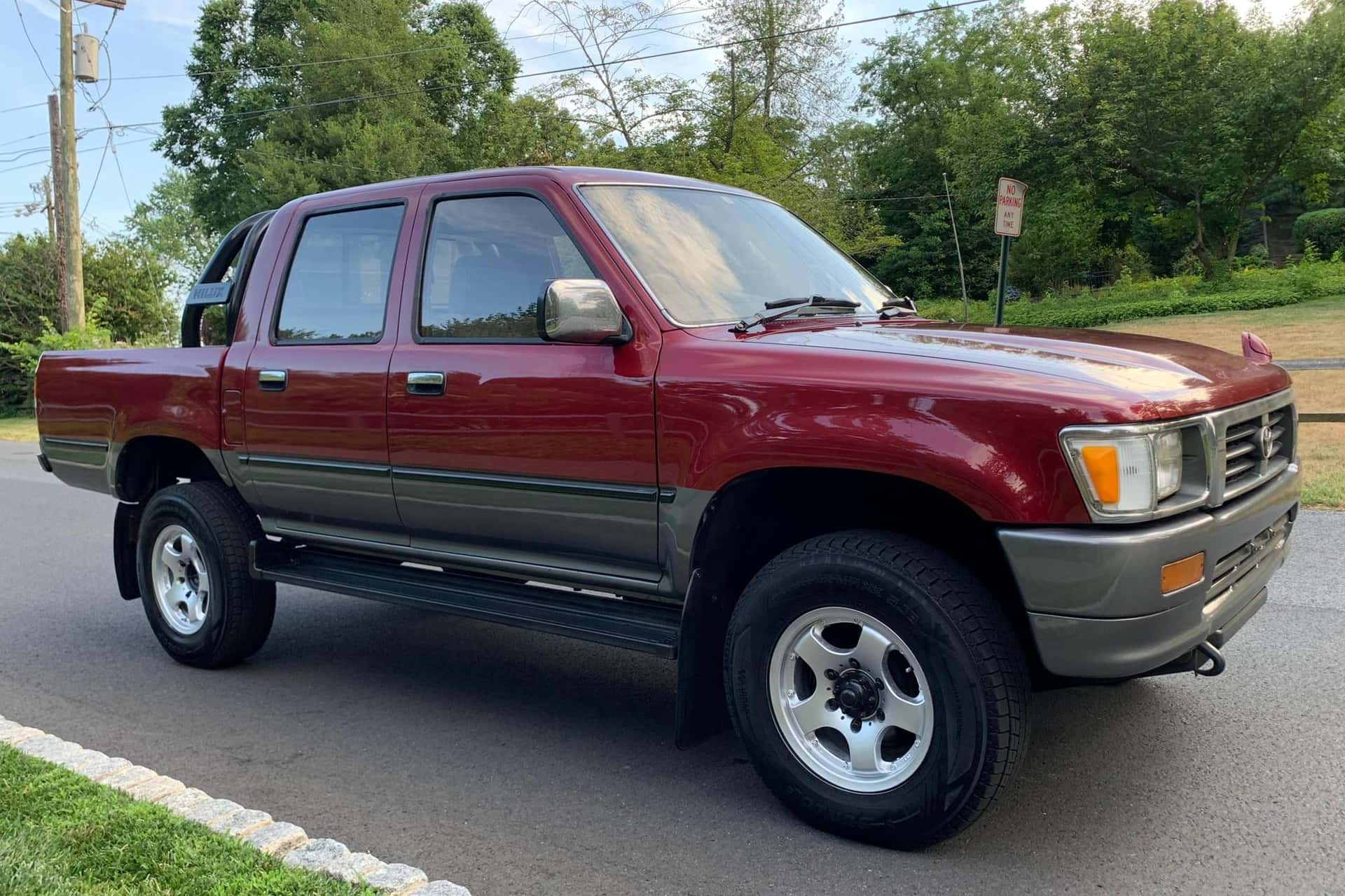 1996 Toyota Hilux sold for $10,401