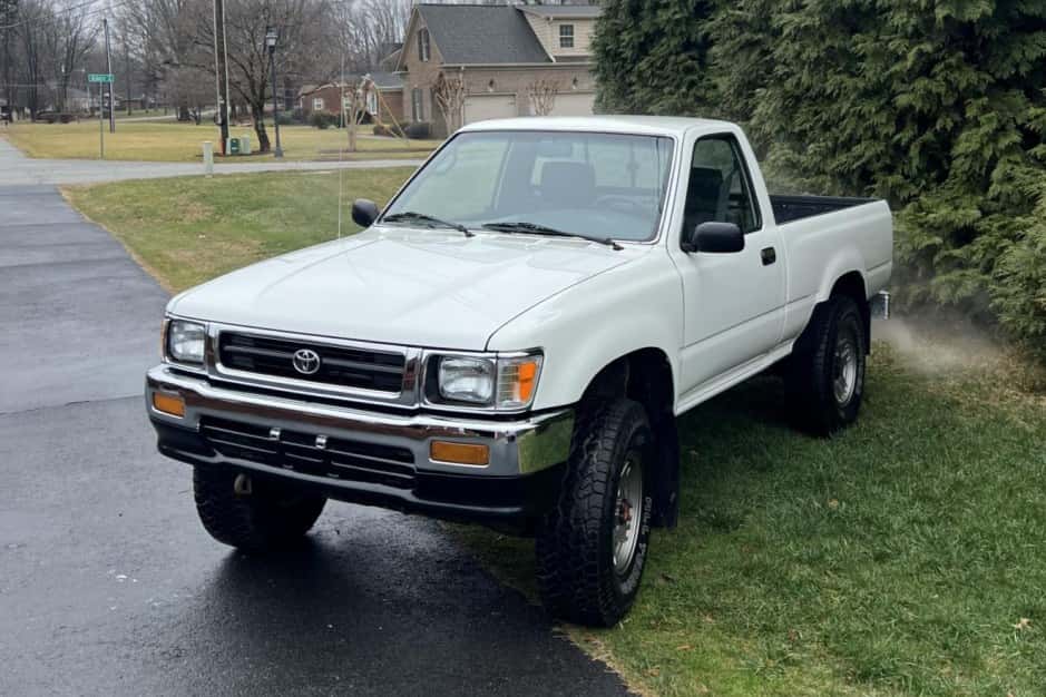 1992 Toyota Pickup (N80/90/100/110 1989-1997) sold for $10,500