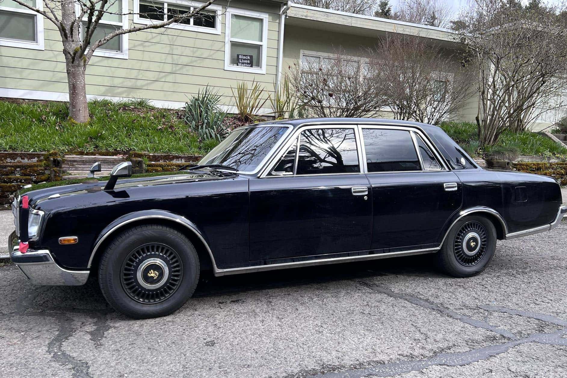 1995 Toyota Century sold for $9,900