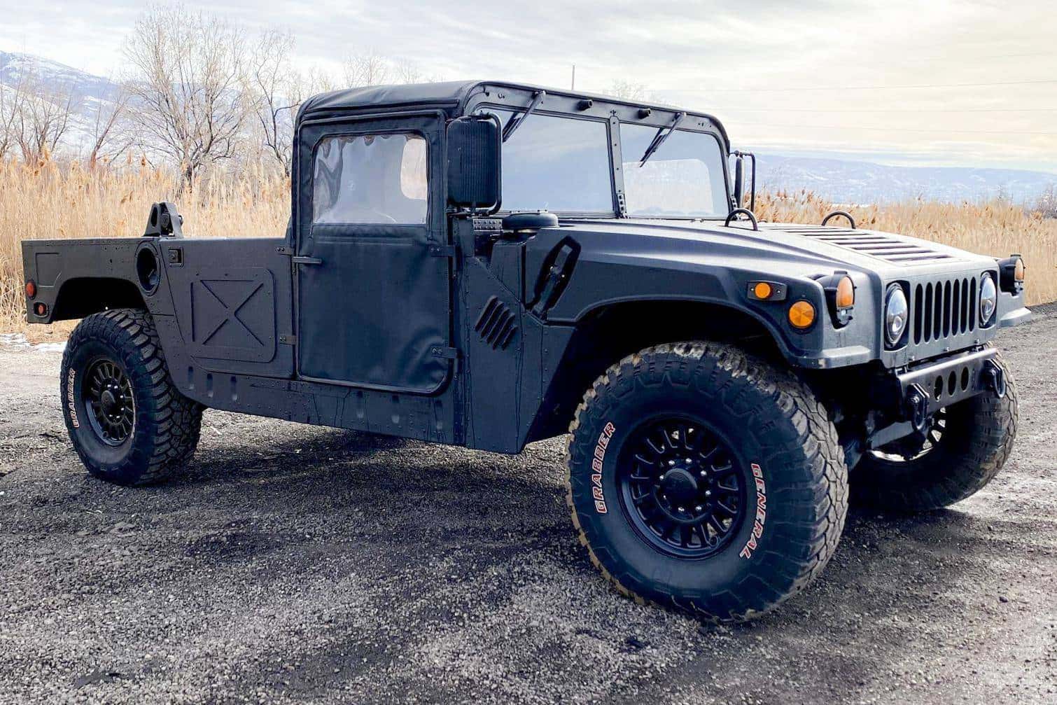 1988 AM General Hummer sold for $17,500
