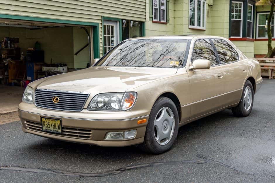 2000 Lexus LS Sedan sold for $13,500