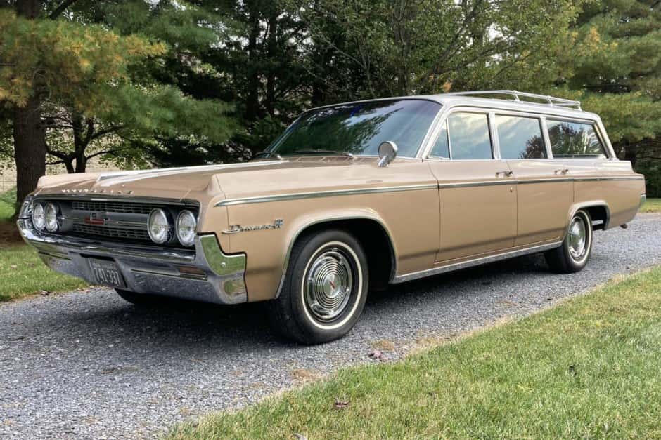 1964 Oldsmobile 88 sold for $25,250