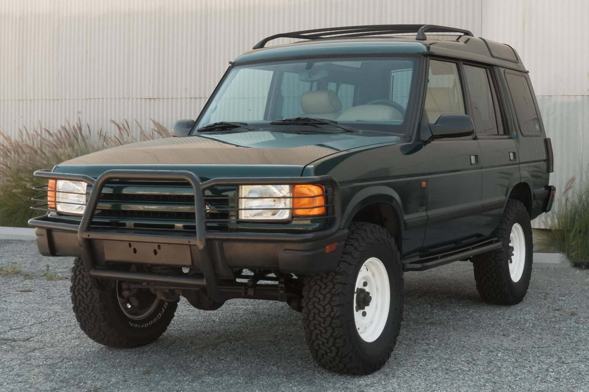 1998 Land Rover Discovery sold for $12,500