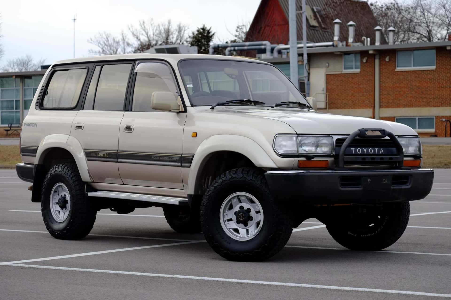1992 Toyota Land Cruiser sold for $15,000