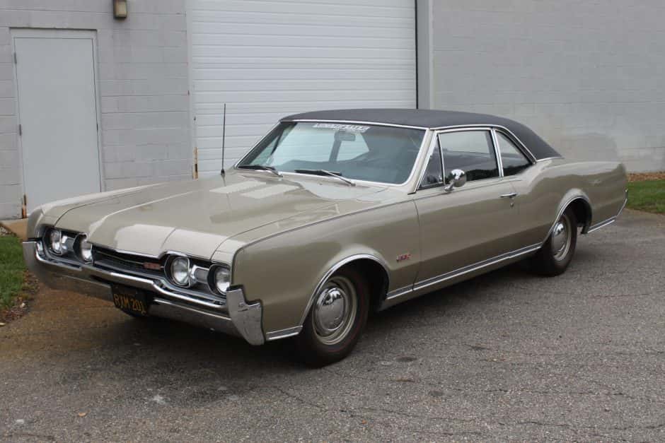 1967 Oldsmobile 442 sold for $23,500