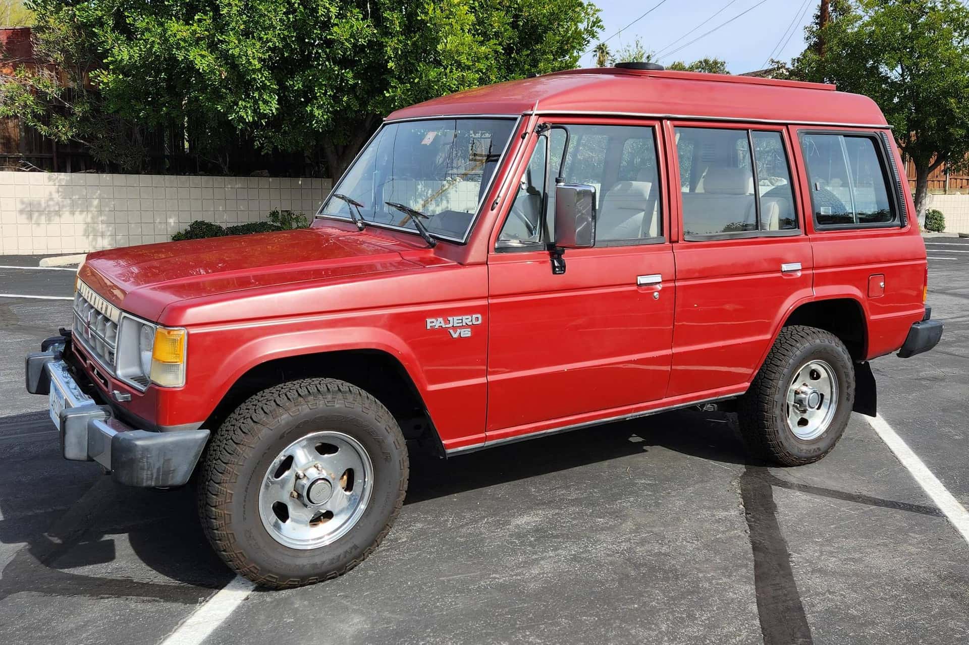 1985 Mitsubishi Pajero sold for $7,100