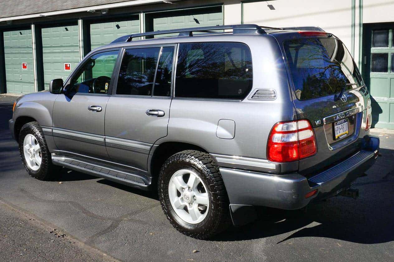 2005 Toyota Land Cruiser sold for $17,000