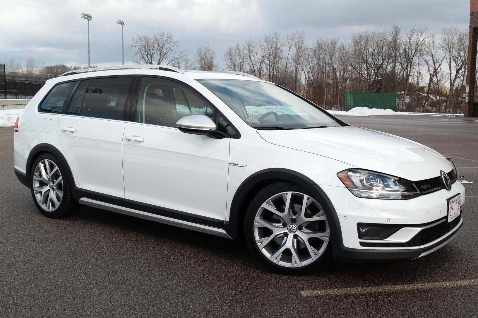 2017 Volkswagen Golf sold for $22,250