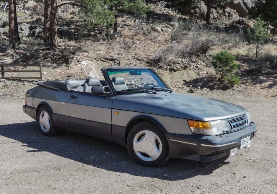 1991 Saab 900 sold for $2,500