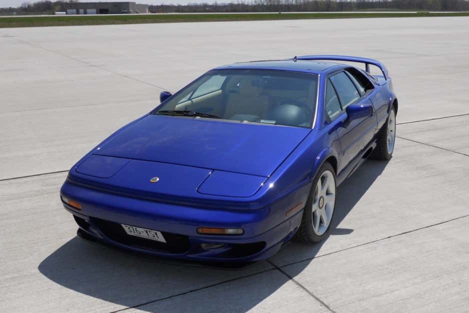 2000 Lotus Esprit sold for $69,000
