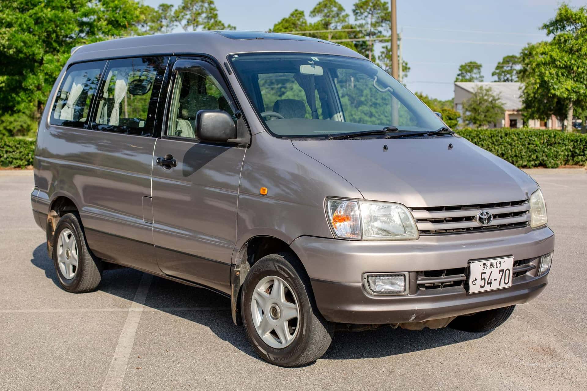 1997 Toyota TownAce sold for $8,950