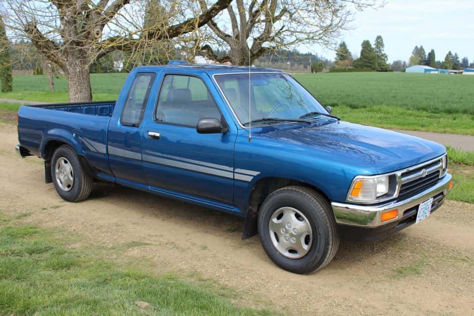 1994 Toyota Pickup (N80/90/100/110 1989-1997) sold for $10,000