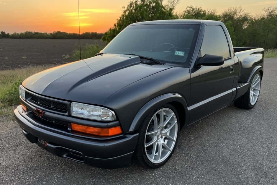 1999 Chevrolet S-10 (1994-2004) sold for $17,750
