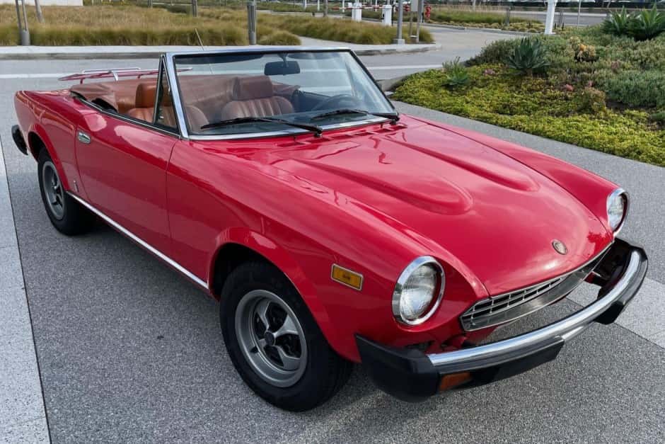 1979 Fiat 124 Spider (1966-1985) sold for $6,200