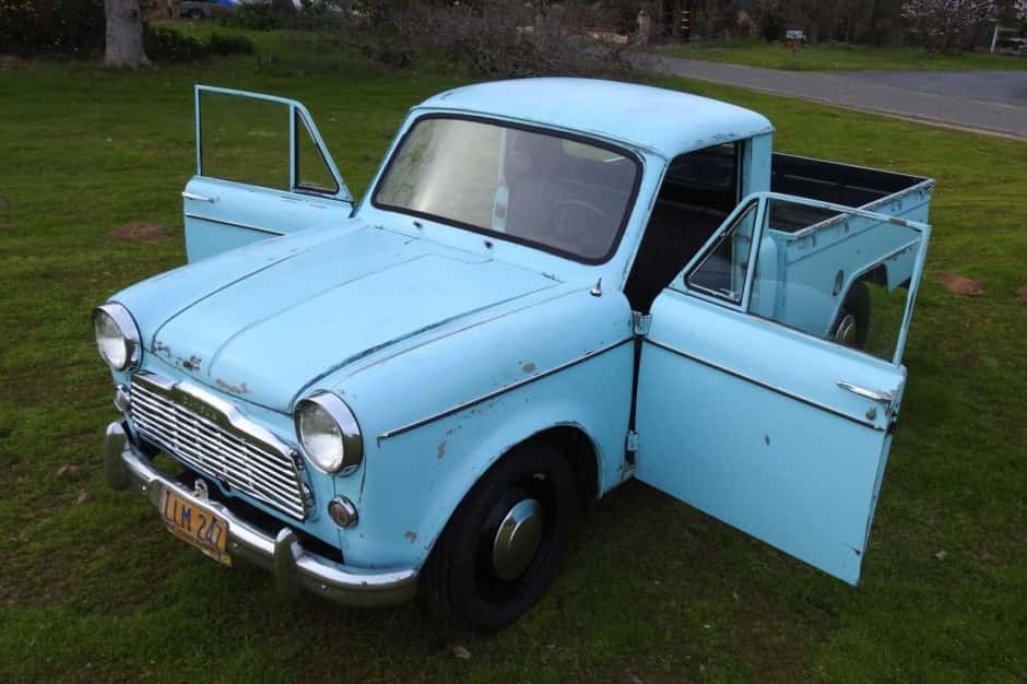 1960 Datsun Pickup sold for $4,100