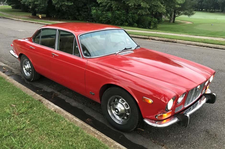 1973 Jaguar XJ Series 1 (1968-1973) sold for $6,100