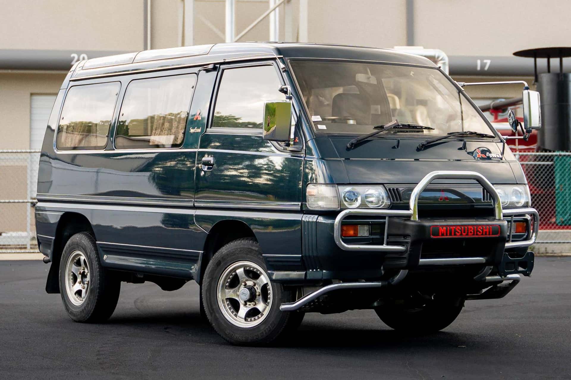 1991 Mitsubishi Delica sold for $19,000