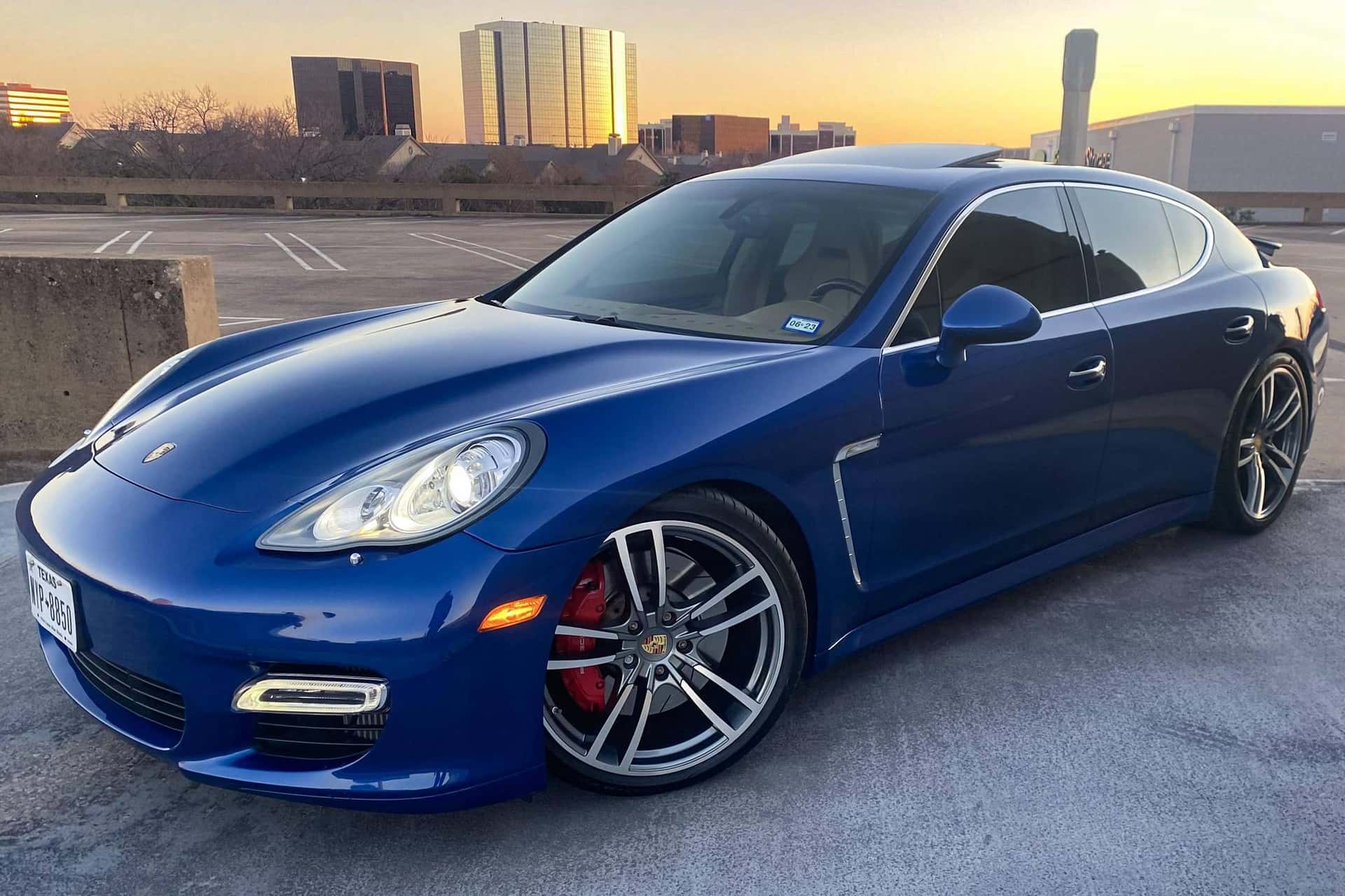 2011 Porsche Panamera sold for $55,500
