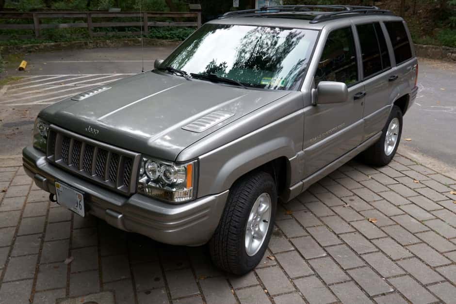 1998 Jeep ZJ Grand Cherokee sold for $10,000