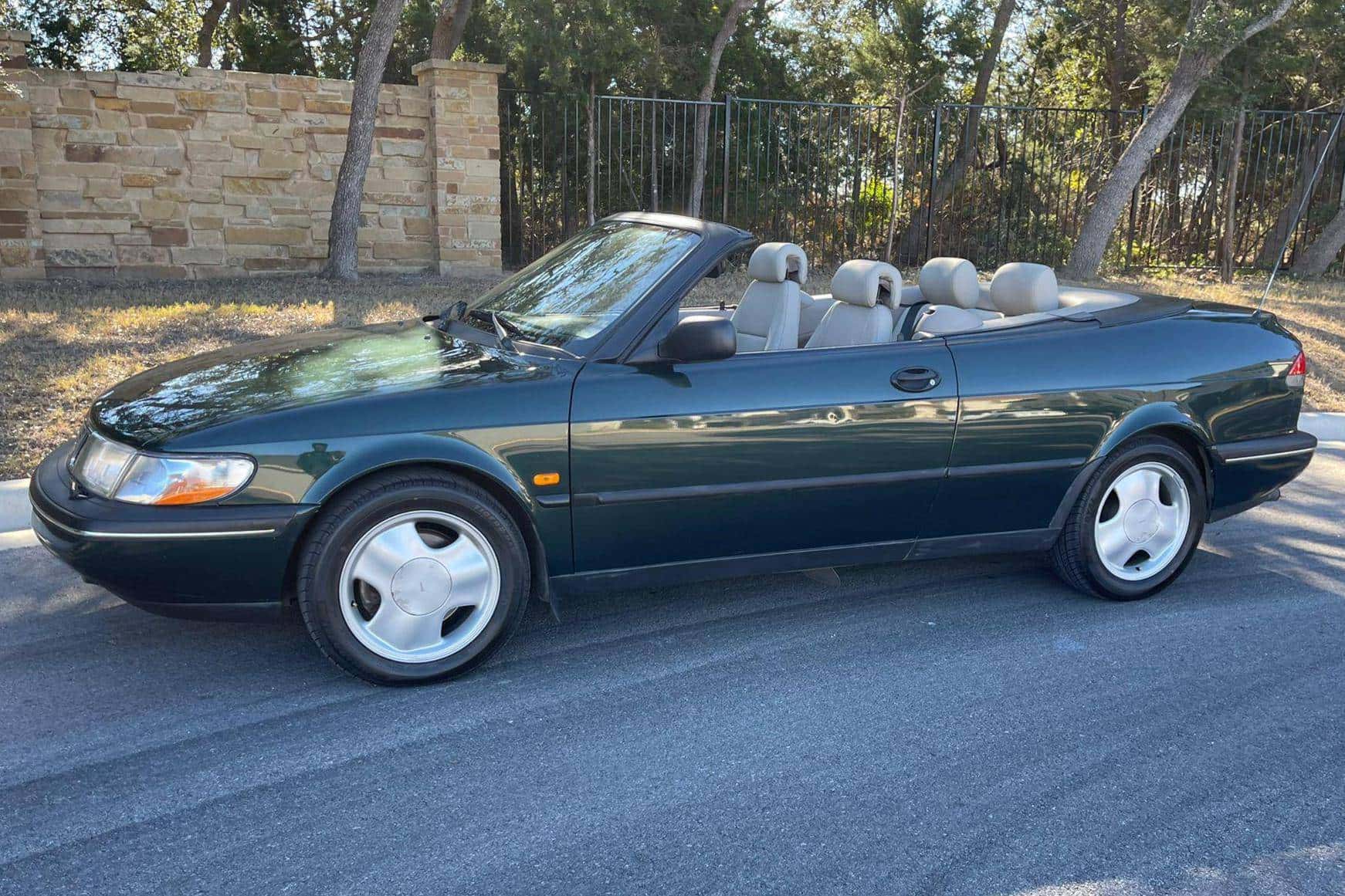 1996 Saab 900 sold for $5,200